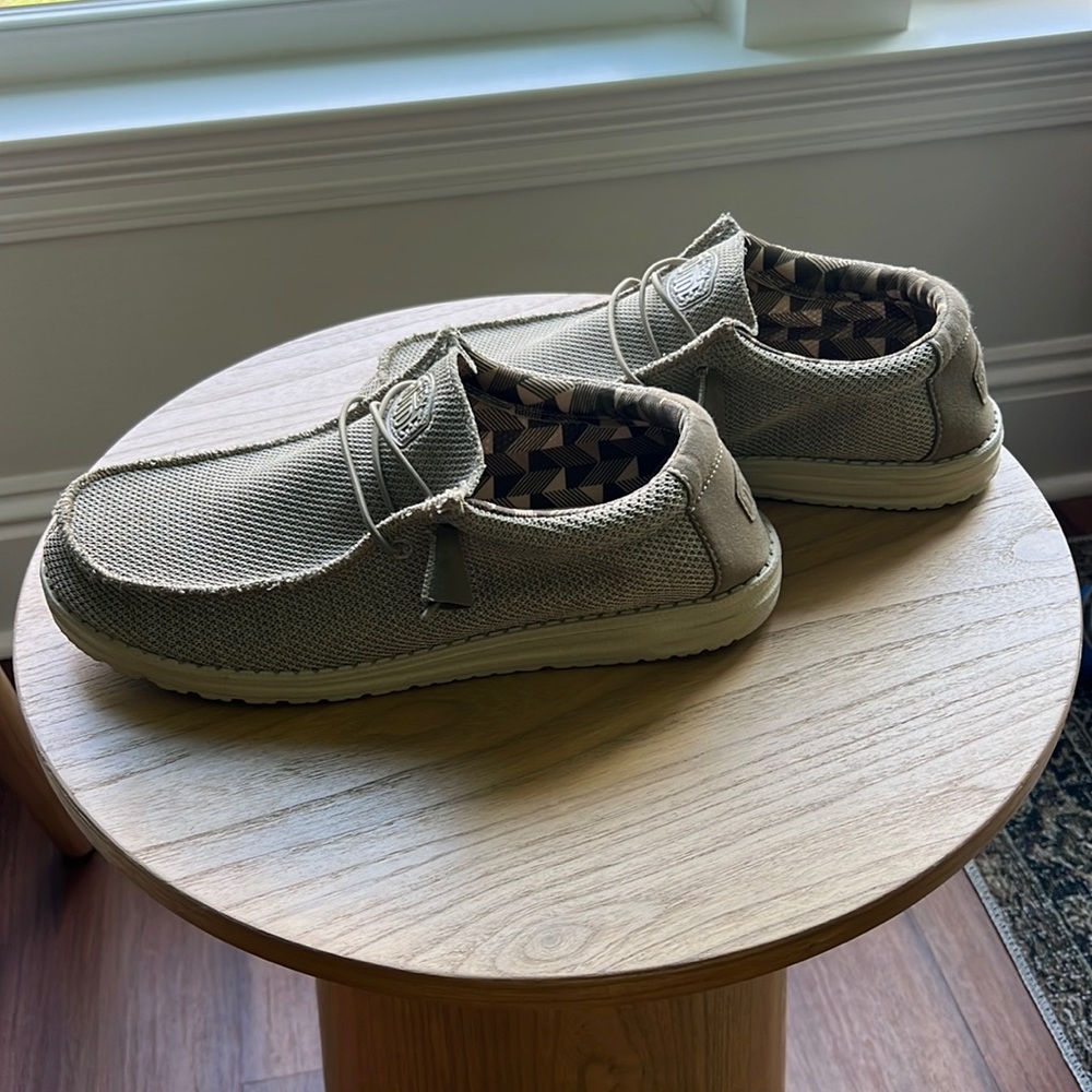 Like new Hey Dudes